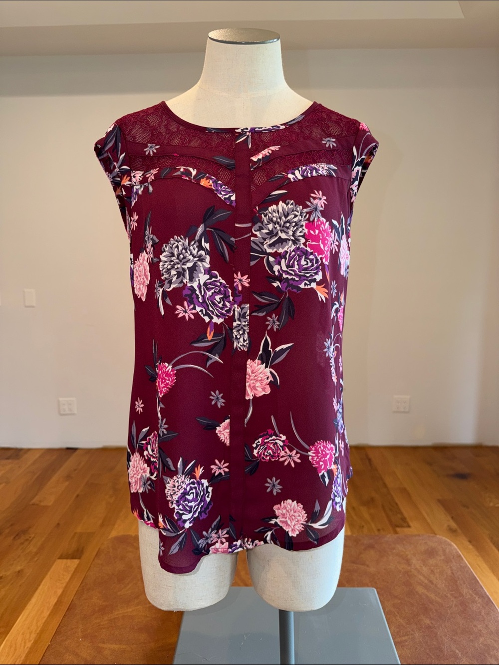 Sleeveless Floral Lace Yoke Top in Burgundy